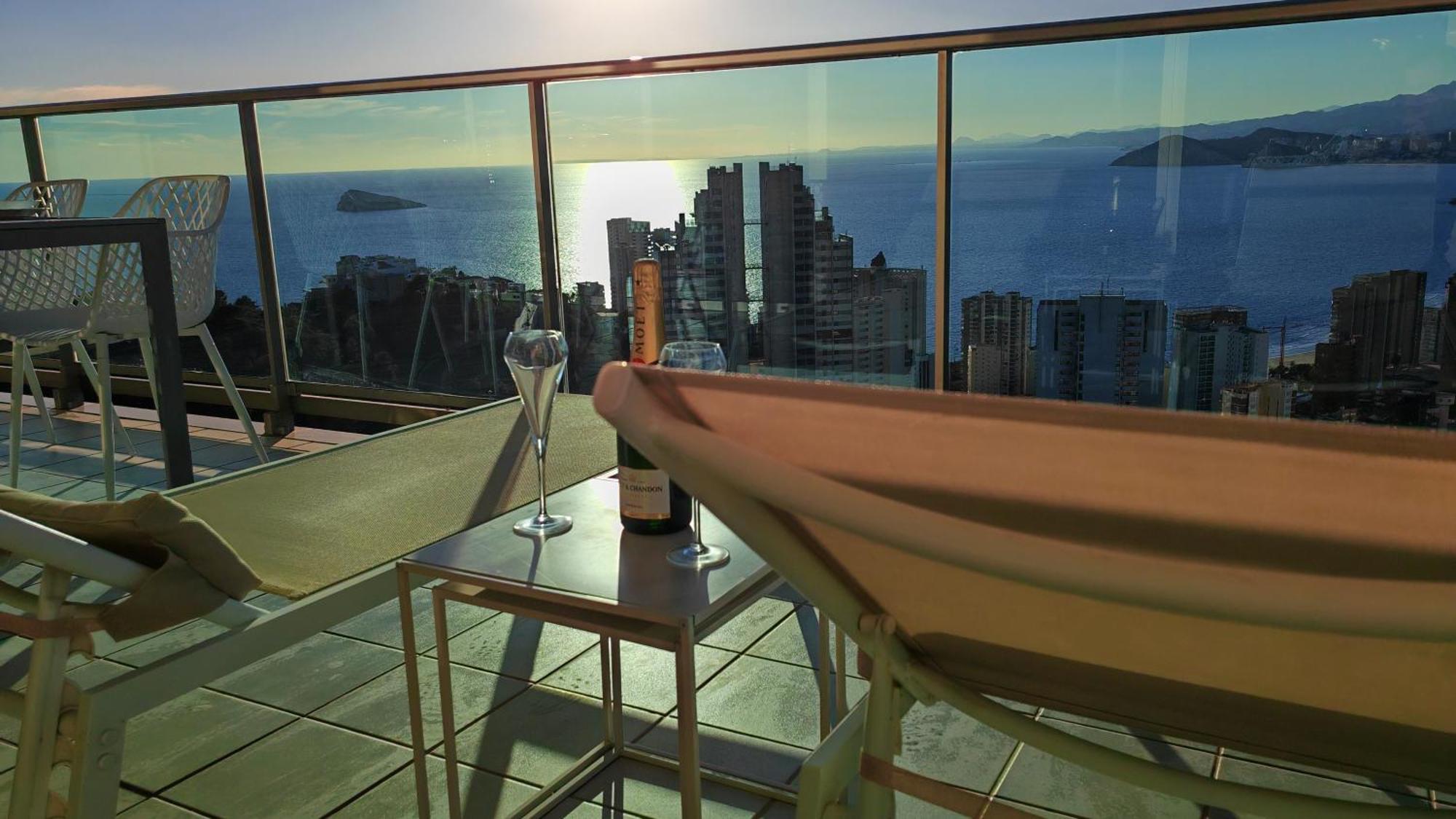 Апартаменты Skyline Floor 28 Sea Views Бенидорм Экстерьер фото