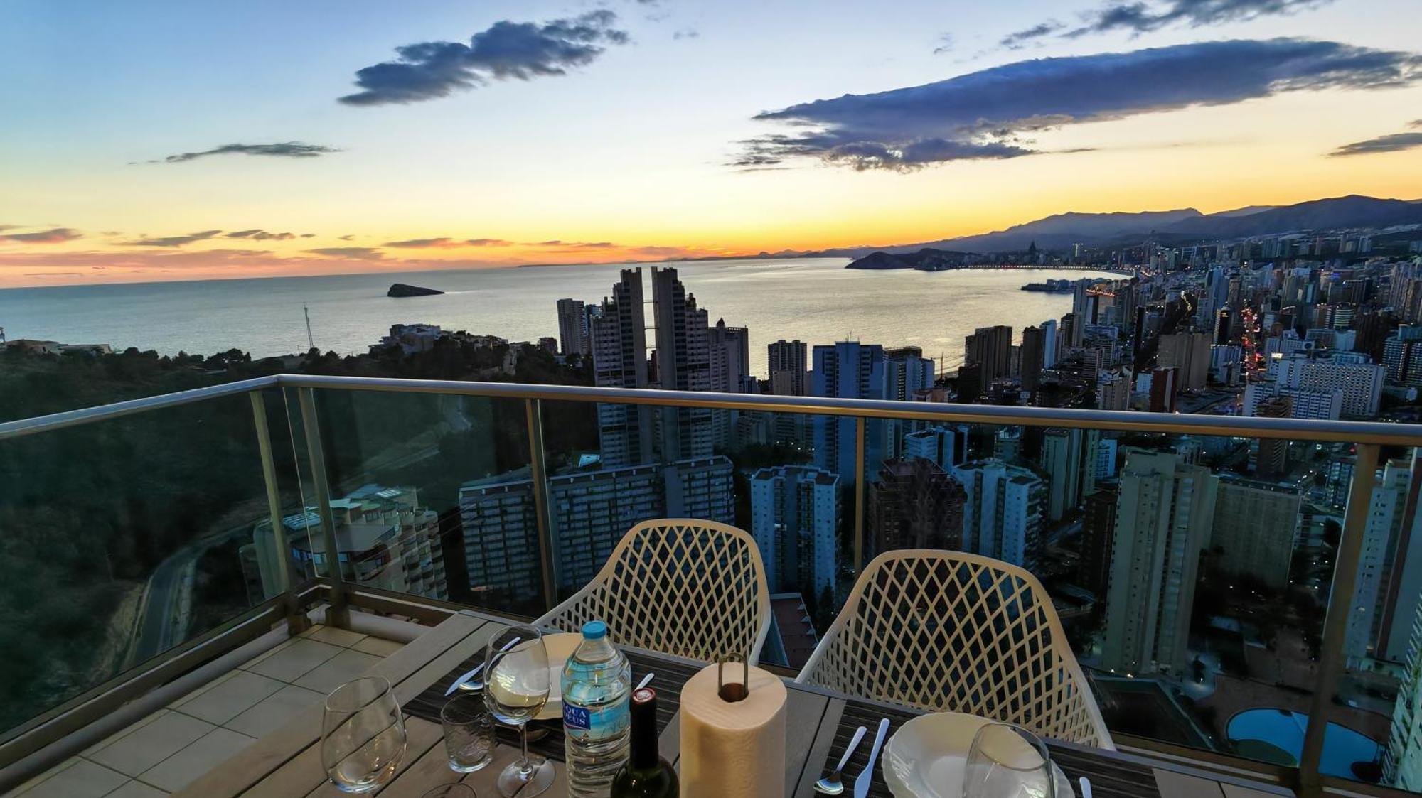 Апартаменты Skyline Floor 28 Sea Views Бенидорм Экстерьер фото