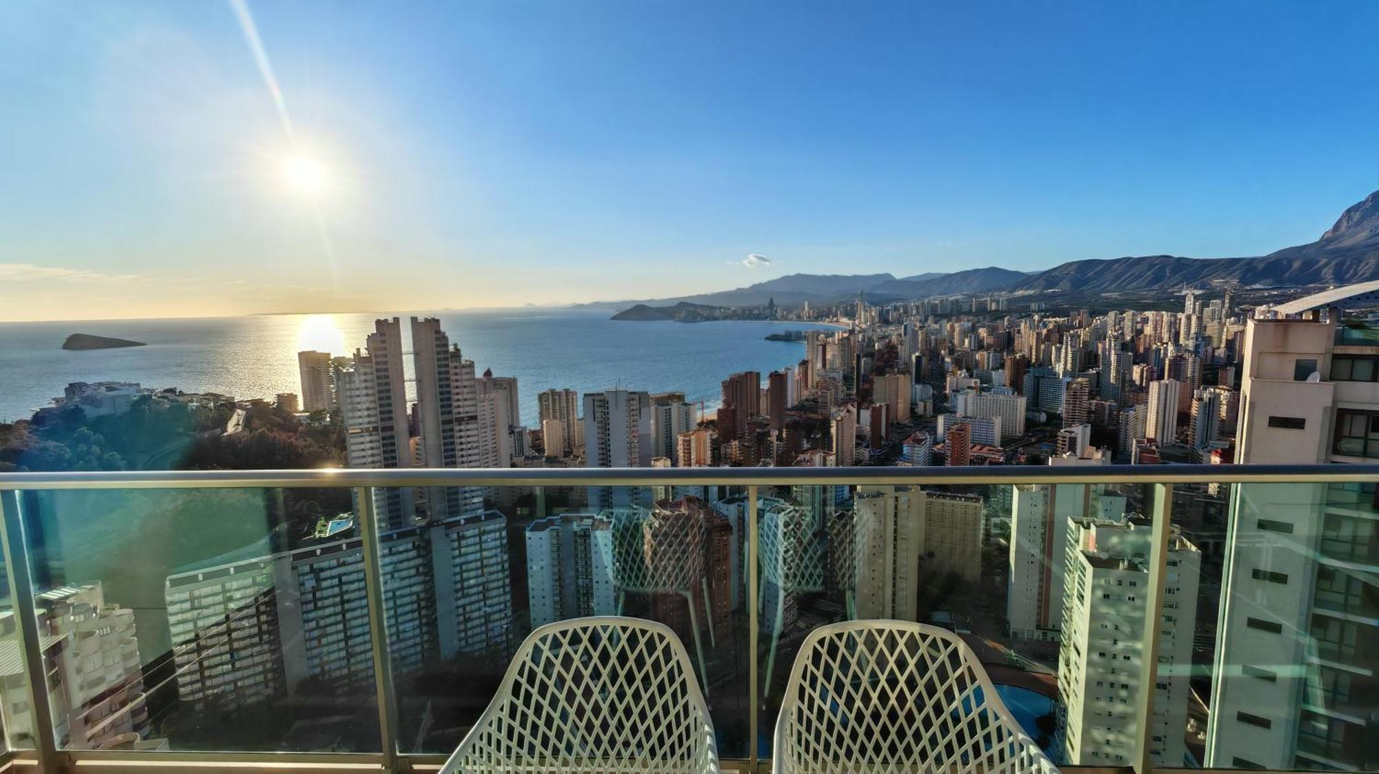 Апартаменты Skyline Floor 28 Sea Views Бенидорм Экстерьер фото